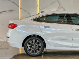 CHEVROLET - CRUZE - 2018/2019 - Branca - R$ 99.900,00