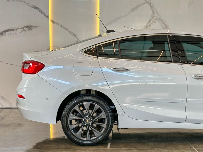 CHEVROLET - CRUZE - 2018/2019 - Branca - R$ 99.900,00