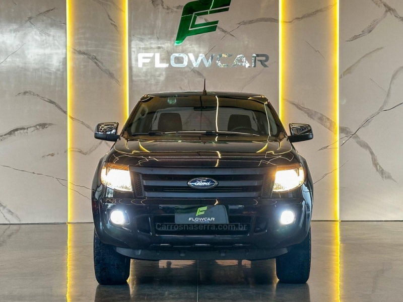 FORD - RANGER - 2015/2016 - Preta - R$ 119.900,00
