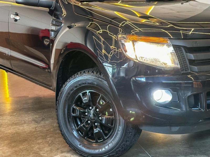 FORD - RANGER - 2015/2016 - Preta - R$ 119.900,00