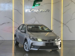 TOYOTA - COROLLA - 2017/2018 - Prata - R$ 104.900,00