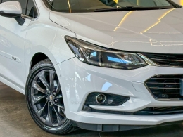 CHEVROLET - CRUZE - 2018/2019 - Branca - R$ 99.900,00
