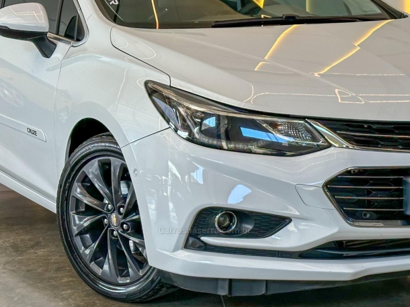 CHEVROLET - CRUZE - 2018/2019 - Branca - R$ 99.900,00