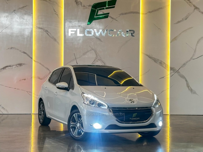 PEUGEOT - 208 - 2014/2015 - Branca - R$ 49.900,00