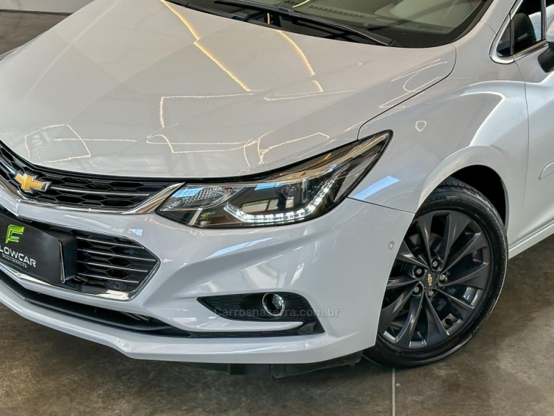 CHEVROLET - CRUZE - 2018/2019 - Branca - R$ 99.900,00