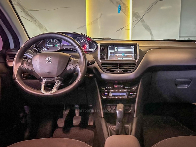 PEUGEOT - 208 - 2014/2015 - Branca - R$ 49.900,00
