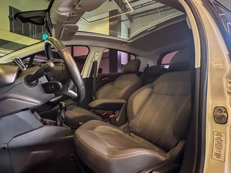 PEUGEOT - 208 - 2014/2015 - Branca - R$ 49.900,00
