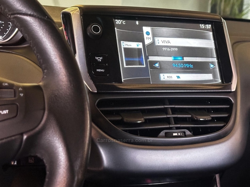 PEUGEOT - 208 - 2014/2015 - Branca - R$ 49.900,00