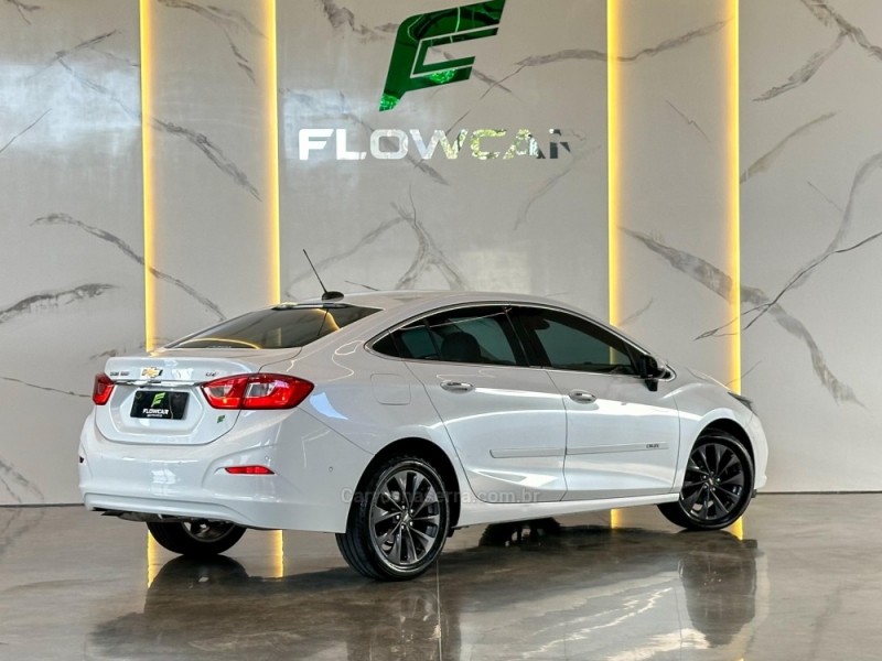 CHEVROLET - CRUZE - 2018/2019 - Branca - R$ 99.900,00