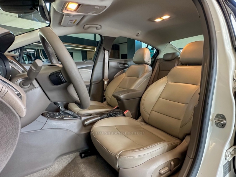 CHEVROLET - CRUZE - 2018/2019 - Branca - R$ 99.900,00