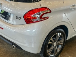 PEUGEOT - 208 - 2014/2015 - Branca - R$ 49.900,00